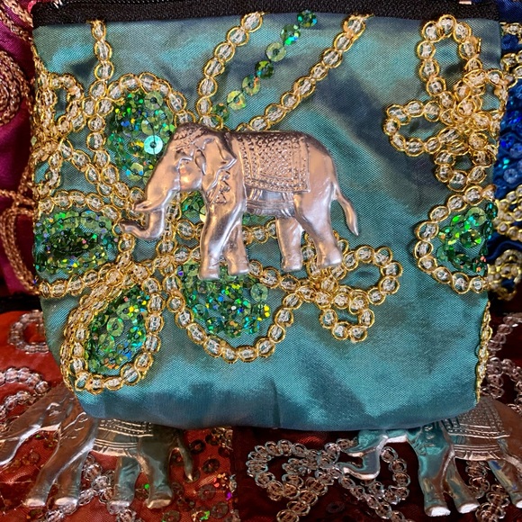 Small Embroidered Sequin Zipped Elephant Pouch (Several Colors Available) - Picture 7 of 11